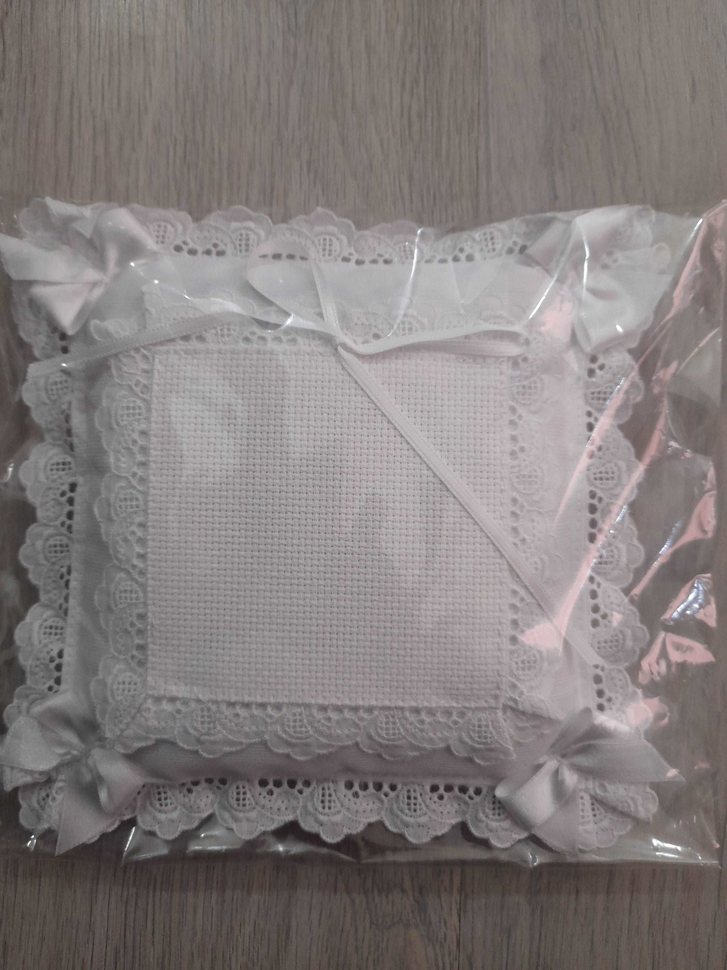 Cuscino porta fedi con tela aida - angels style shop hobbistica e materiali creativi