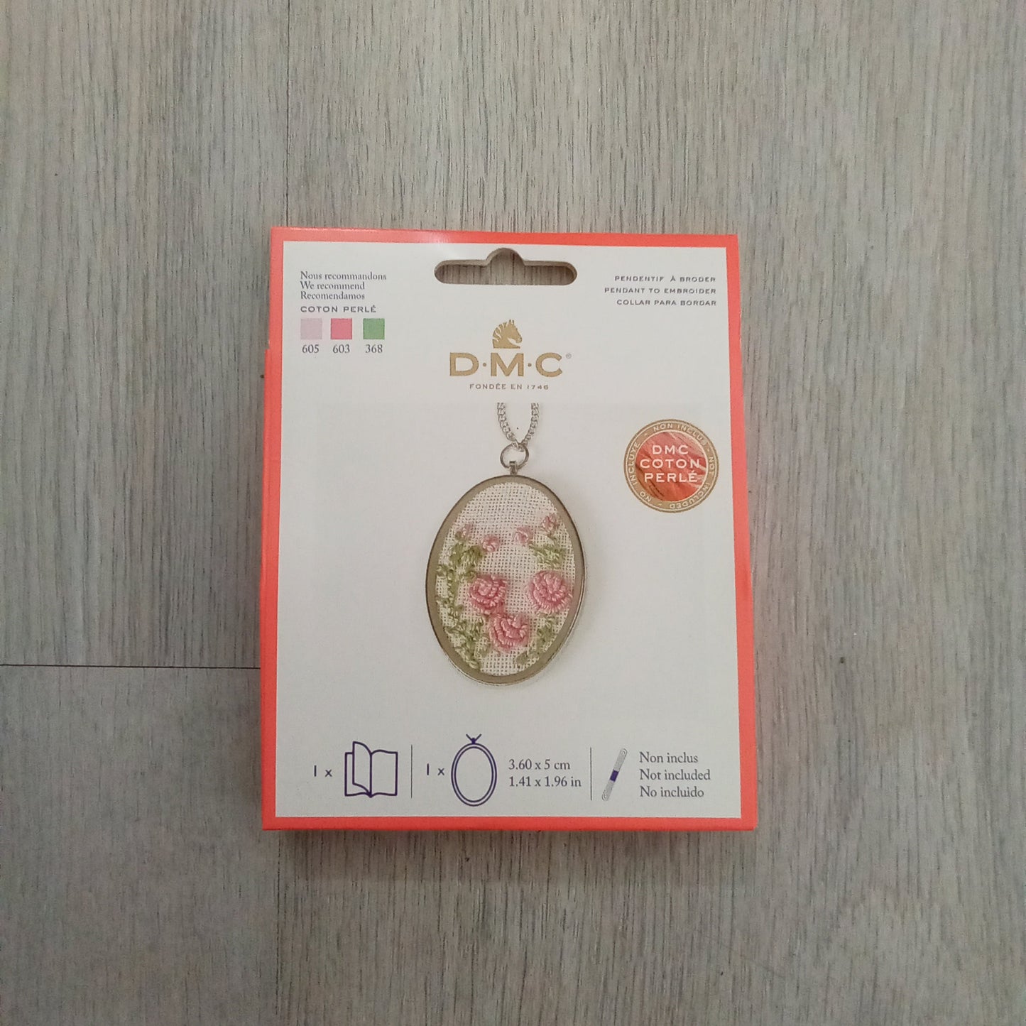 Pendente e bottone da ricamare - Pendente da ricamare ovale