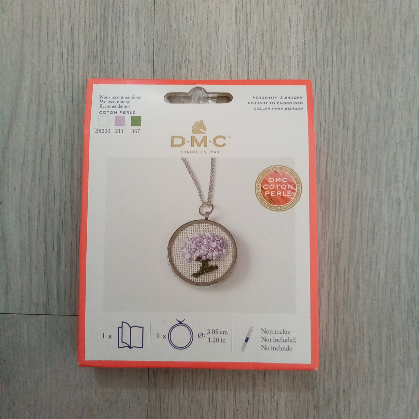Pendente e bottone da ricamare - Pendente da ricamare